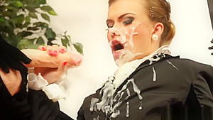 Straponfucking lezzies covered in jizz