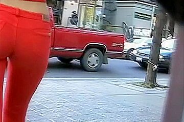 Street video of sexy ass in tight red jeans