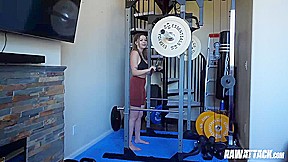 Stunning Round Tits Bella Luna Having Intense Gym Hardcore Sex