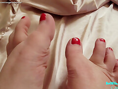 Sultry Foot Worship For You - CougarBabeJolee