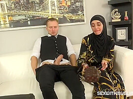 Sweet Woman In Hijab Tried On Salesmans Dick Instead O