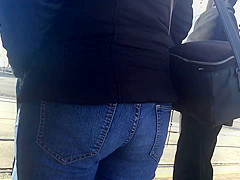 TIGHT ASIAN ASS