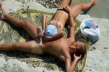 Tapes Pair Fucking On Beach