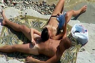 Tapes Pair Fucking On Beach