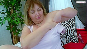 The Extremely Large Tits Wobble When Everyone Fuck Bumps