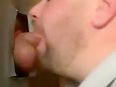 Thick straight cock visits glory hole