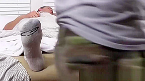 Tired Viggo gets his feet exposed