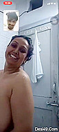 Today Exclusive- Bhabhi Showing Her Boobs On Video Call