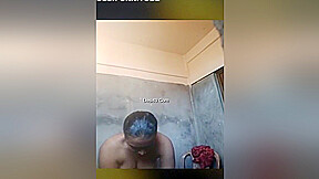 Today Exclusive- Desi Boudi Record Her Bathing Video For Lover