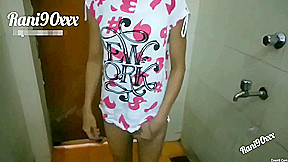 Today Exclusive- Desi Girl Rani Bathing