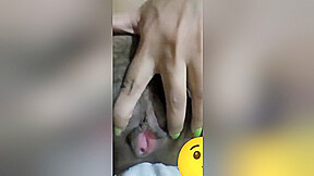 Today Exclusive- Desi Girl Showing Her Boobs And Pussy On Video Call 2