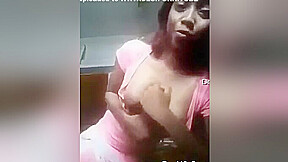 Today Exclusive- Desi Girl Showing Her Boobs