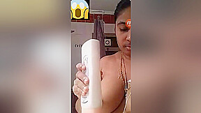 Today Exclusive- Mallu Bhabhi Showing Her Big Boobs