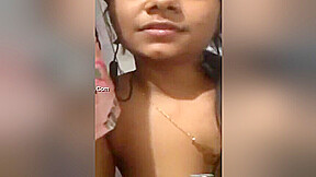 Today Exclusive- Sexy Desi Girl Showing Her Boobs On Video Call
