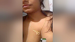 Today Exclusive- Sexy Desi Girl Showing Her Boobs On Video Call