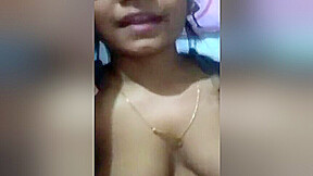 Today Exclusive- Sexy Desi Girl Showing Her Boobs On Video Call