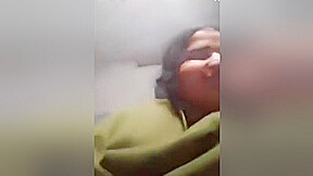Today Exclusive -desi Bhabhi Shows Her Boobs And Pussy