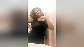Today Exclusive -hot Indian Girl Shows Her Big Boobs