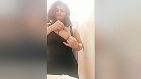 Today Exclusive -hot Indian Girl Shows Her Big Boobs