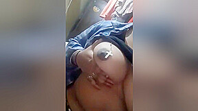 Today Exclusive-desi Girl Showing Boobs To Lover
