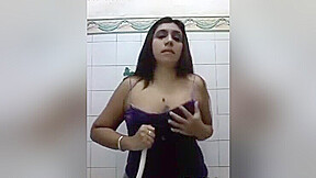 Today Exclusive-hot Indian Bhabhi Showing Her Boobs And Pussy 11