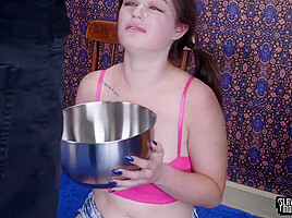 Toe sucking submissive revels in blowjob