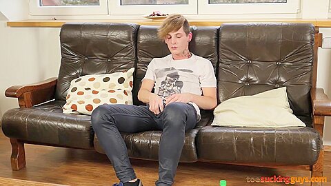 ToeSuckingGuys - Casey Baxter