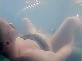Underwater Orgasm Pt 3