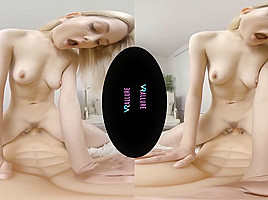 VRALLURE Aften Opal Shows You How She Likes It!