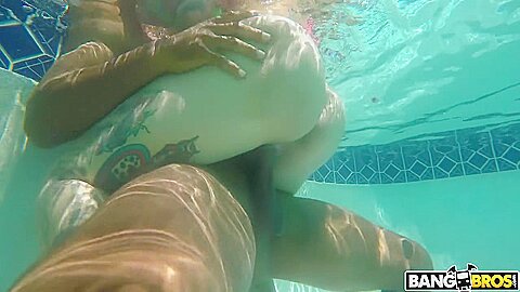 Vacation Girls Are Always Wet