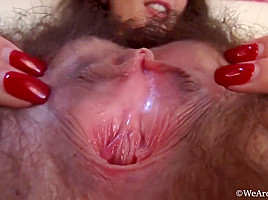 Velvet - Hairy Velvet spreads her legs wide
