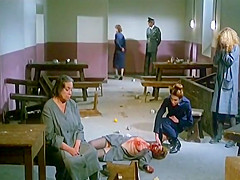 Violenza in un carcere femminile