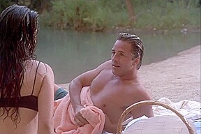 Virginia Madsen, Jennifer Connelly et Debra Cole dans The Hot Spot