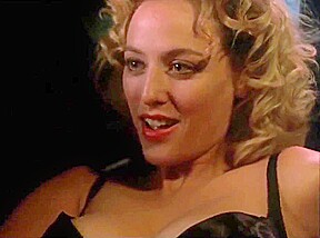 Virginia Madsen, Jennifer Connelly et Debra Cole dans The Hot Spot