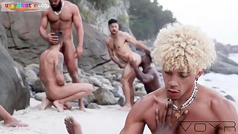 Voyr - Elijah Zayne Fucks Rhyheim Shabazz At The Beach (bareback) - Bussyhunter co