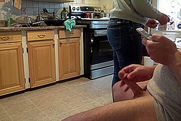 Watching Hardcore Porn Until I Cum Hard While My Stepsister Is Cooking