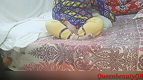 Winter Season Me Queen Bhabhi Ne Apni Garam Chut Ka Diya Maza, Bhabhi Dever Sex Video