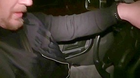 Zwei Notgeile Milfs Ficken Im Taxi Und Werden Gefilmt