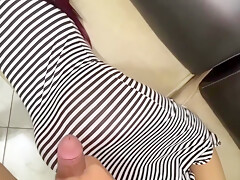 شرموطة مصرية بطيز مربرب يجنن قالعة الفيزون و تصرخ تقلو زبك كبير و حتلم الجيران علينا
