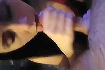 amateur teen 18+ girlfriend sucks cock