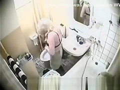 bathroom pat2