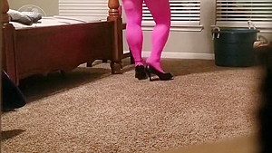 bbw in ripped pink hose 3