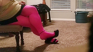 bbw in ripped pink hose 3