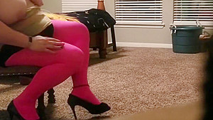 bbw in ripped pink hose 3