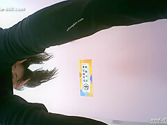 chinese girls go to toilet 304