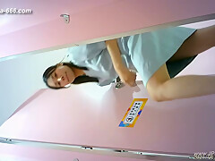 chinese girls go to toilet 304