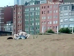 couple caught fucking in the beach