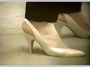 mature foot shoe fetish