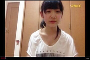 230306童顔でカワイイ子が胸チラ235
