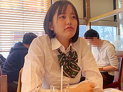 学校帰りにエッチする色白の激カワ女子校生とのエッチ！